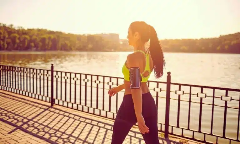 personne active/en train de marcher. Glucavit
