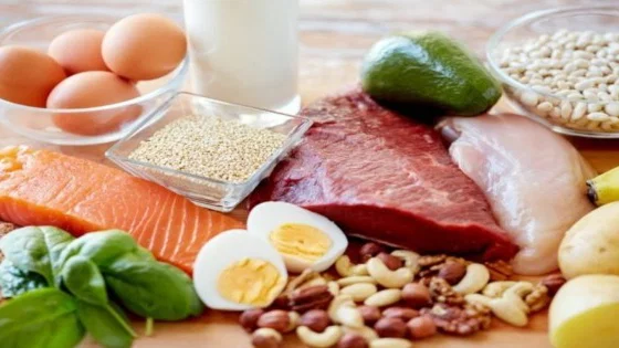 Œufs, yaourt et aliments riches en protéines. Glucavit
